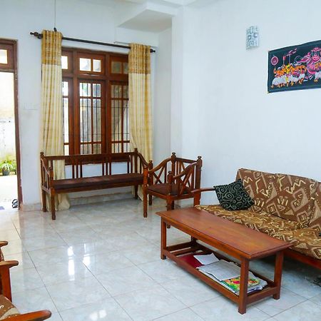 Nisansala Homestay Kandy Deiyannewela Exteriör bild