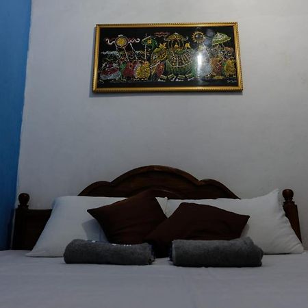 Nisansala Homestay Kandy Deiyannewela Exteriör bild