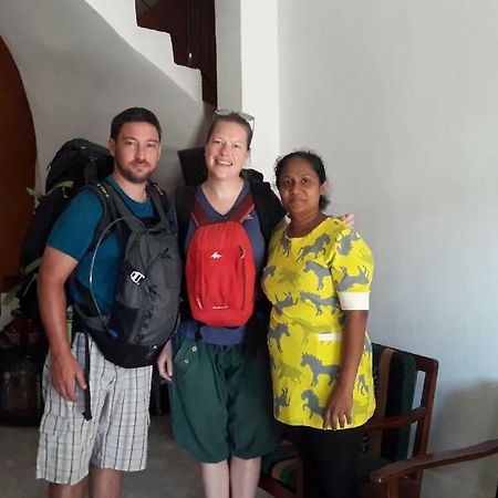 Nisansala Homestay Kandy Deiyannewela Exteriör bild