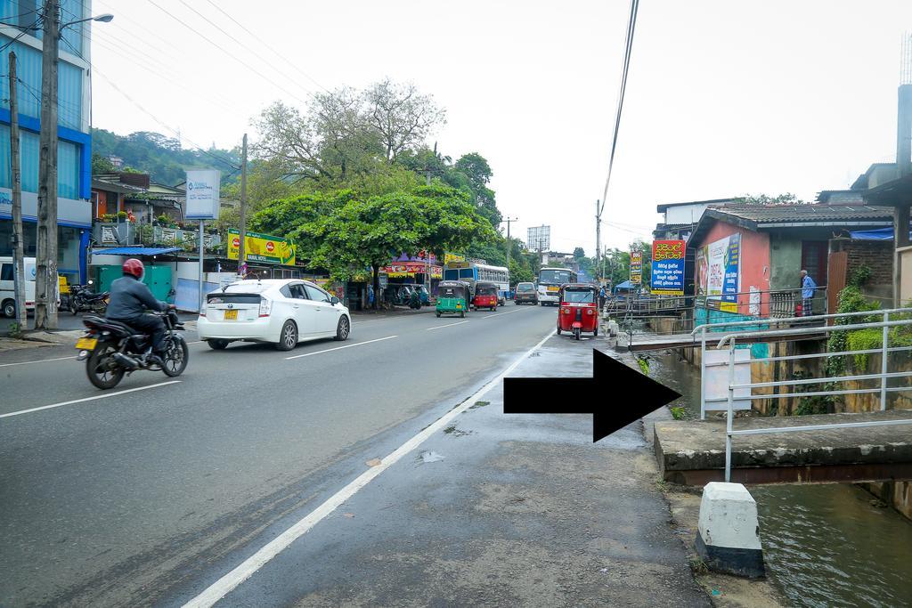 Nisansala Homestay Kandy Deiyannewela Exteriör bild