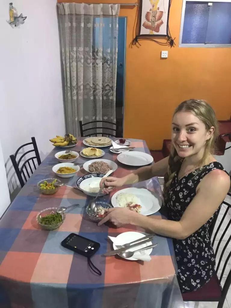 Nisansala Homestay Kandy Deiyannewela Exteriör bild