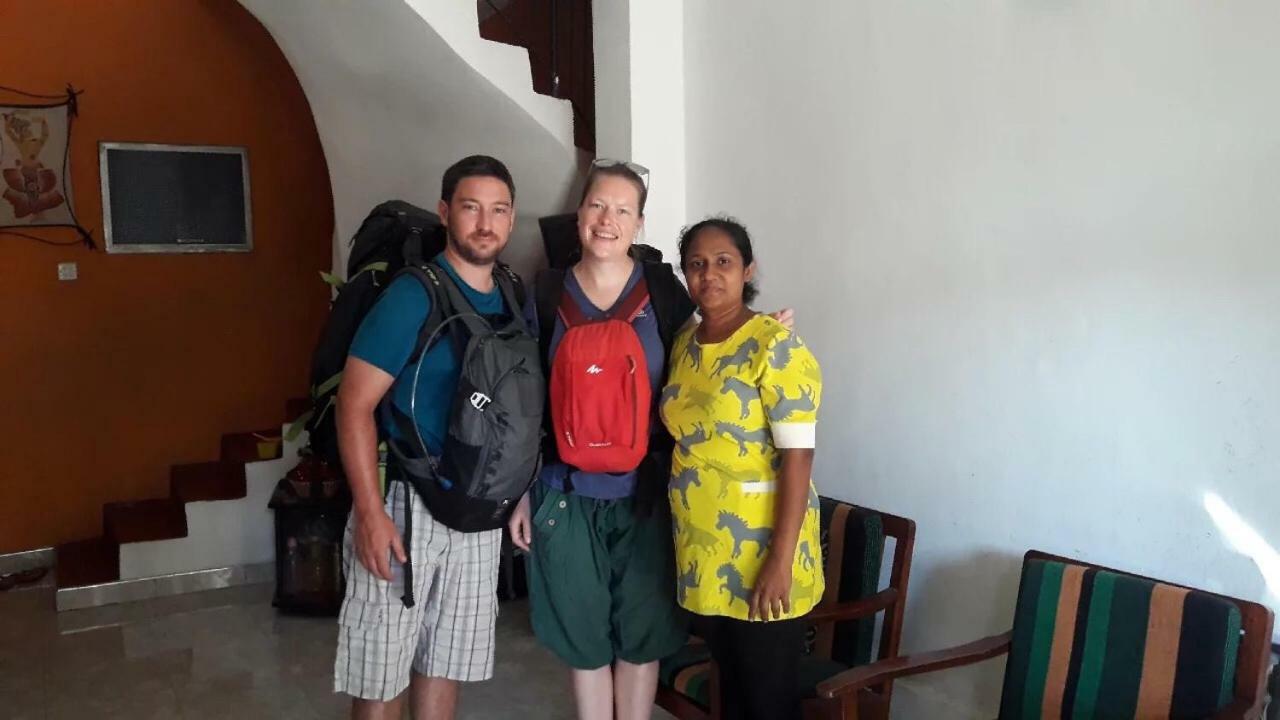 Nisansala Homestay Kandy Deiyannewela Exteriör bild